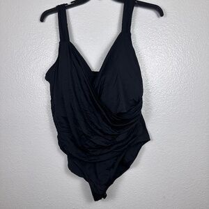 Jantzen Woman’s One Piece Bathing Suit. Sz 26W.